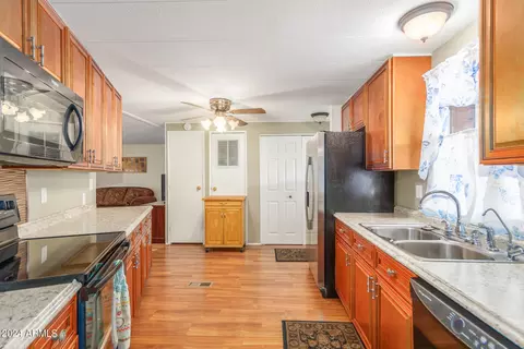 201 S Greenfield Rd #72, Mesa, AZ 85207