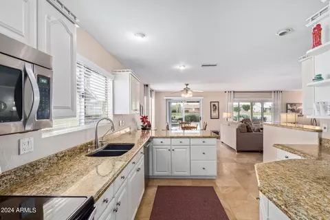 913 S 79th Way, Mesa, AZ 85208