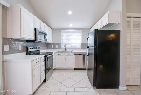 3491 N Arizona Ave #9, Chandler, AZ 85225