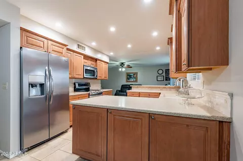 Kitchen - 1926 E Anchor Dr, Gilbert, AZ 85234 photo 7 of 9