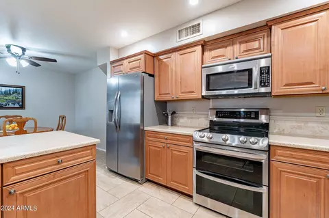 Kitchen - 1926 E Anchor Dr, Gilbert, AZ 85234 photo 5 of 9