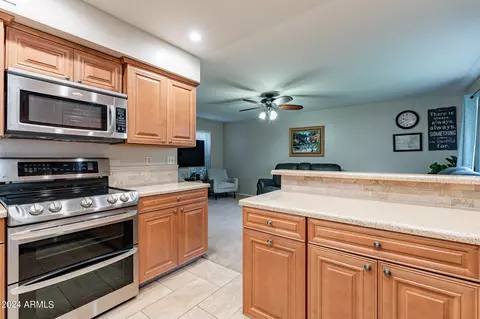 Kitchen - 1926 E Anchor Dr, Gilbert, AZ 85234 photo 4 of 9