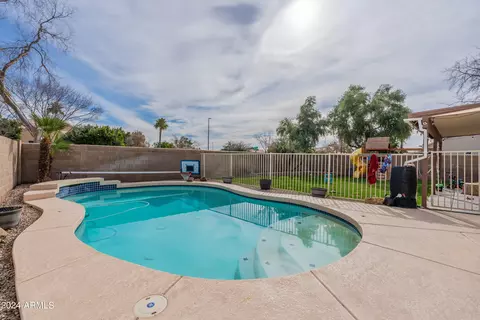 Exterior - 413 S Cholla St, Gilbert, AZ 85233 photo 6 of 6
