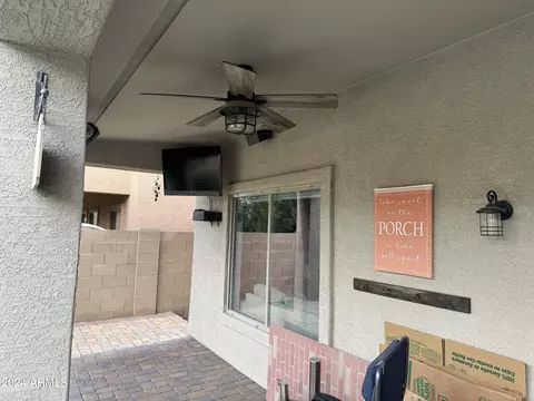 2536 E Misty Willow Ln, Phoenix, AZ 85024 photo 6