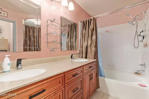 Bath - 9425 Evergreen St, Mesa, AZ 85207 photo 1 of 2