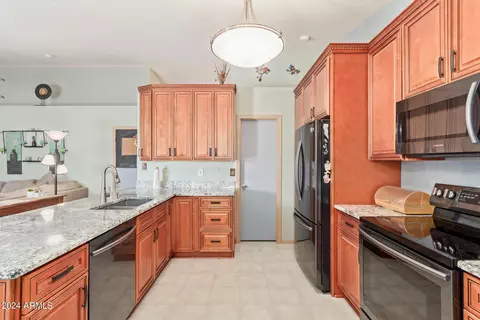 Kitchen - 9425 Evergreen St, Mesa, AZ 85207 photo 2 of 3