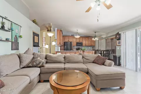 Living - 9425 Evergreen St, Mesa, AZ 85207 photo 6 of 8