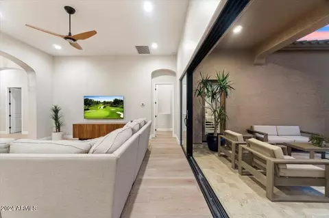 8452 E Laurel St, Mesa, AZ 85207 photo 6