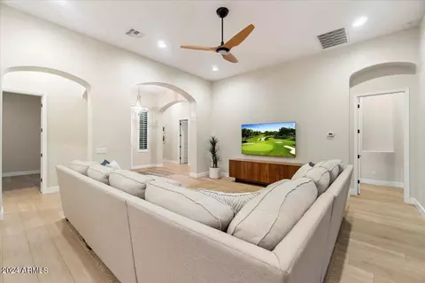 8452 E Laurel St, Mesa, AZ 85207 photo 5