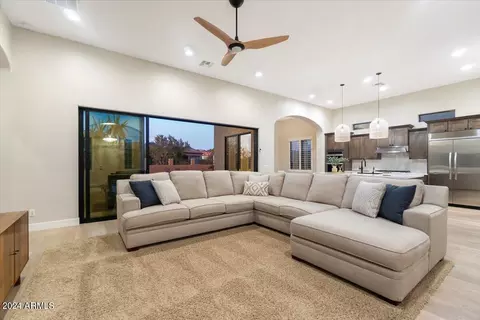 8452 E Laurel St, Mesa, AZ 85207 photo 4