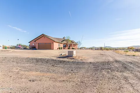 37211 N 15th Ave, Phoenix, AZ 85086