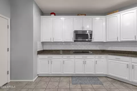 Kitchen - 4151 E Nunneley Rd, Gilbert, AZ 85296 photo 6 of 7