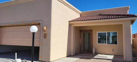 321 S Meadowood Ln, Sierra Vista, AZ 85635