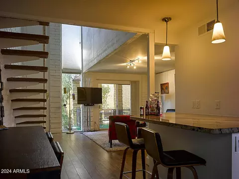 6925 E 4th St #3, Scottsdale, AZ 85251