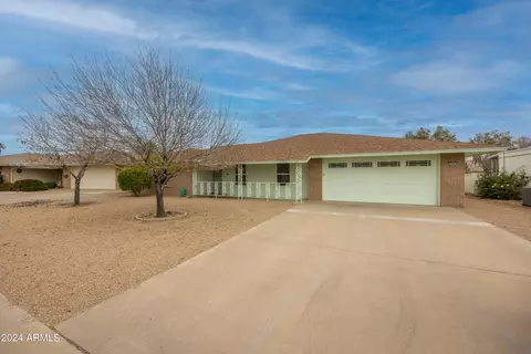 15801 N Meadow Park Dr, Sun City, AZ 85351