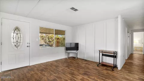 2121 N Center St #116, Mesa, AZ 85201