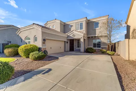 822 E Rawhide Ct, Gilbert, AZ 85296