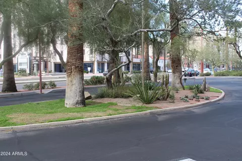 View/Area - 2201 N Central Ave #4F, Phoenix, AZ 85004 photo 3 of 4