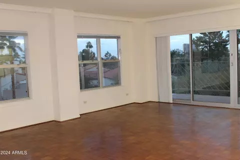 Living - 2201 N Central Ave #4F, Phoenix, AZ 85004 photo 1 of 2