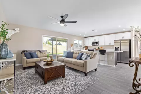 3702 W Hearn Rd, Phoenix, AZ 85053 photo 12