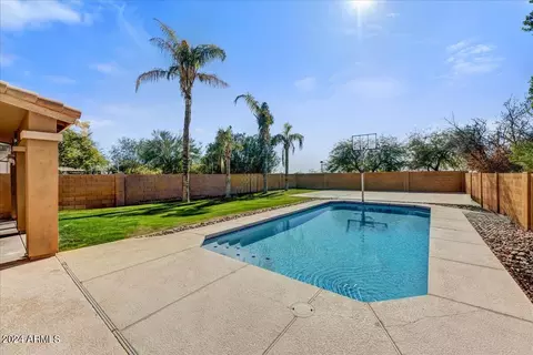 8077 E Michelle Dr, Scottsdale, AZ 85255