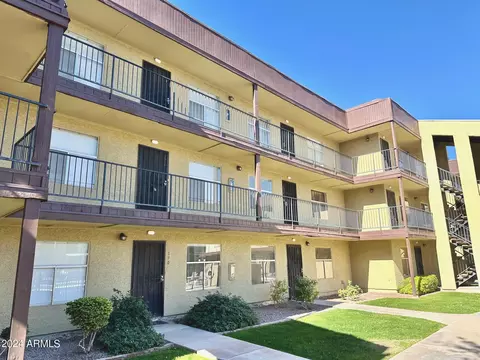 461 W Holmes Ave #370, Mesa, AZ 85210
