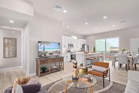 Living - 2030 E Michigan Ave #19, Phoenix, AZ 85022 photo 4 of 4