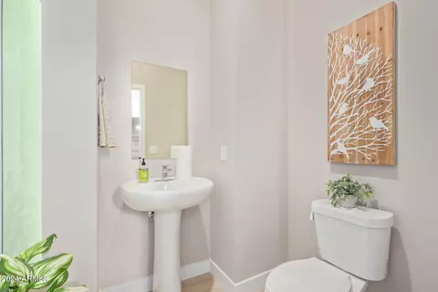 Bath - 2030 E Michigan Ave #19, Phoenix, AZ 85022 photo 1 of 7
