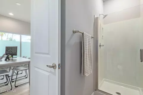 Bath - 2030 E Michigan Ave #19, Phoenix, AZ 85022 photo 7 of 7