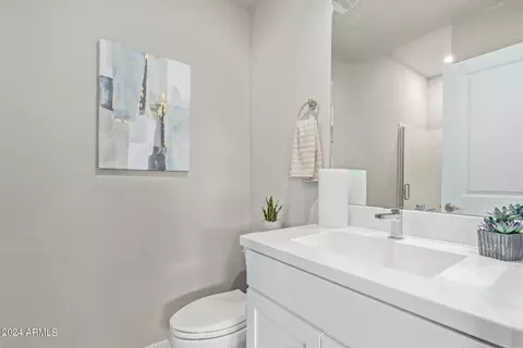 Bath - 2030 E Michigan Ave #19, Phoenix, AZ 85022 photo 6 of 7