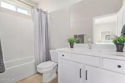 Bath - 2030 E Michigan Ave #19, Phoenix, AZ 85022 photo 4 of 7