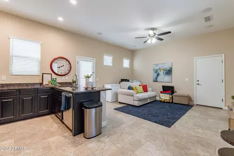 Kitchen - 1083 E Buckingham Ave, Gilbert, AZ 85297 photo 7 of 9