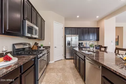 Kitchen - 1083 E Buckingham Ave, Gilbert, AZ 85297 photo 6 of 9