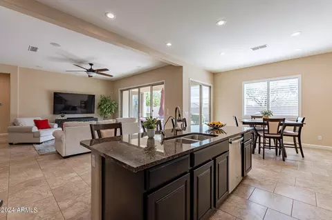Kitchen - 1083 E Buckingham Ave, Gilbert, AZ 85297 photo 4 of 9