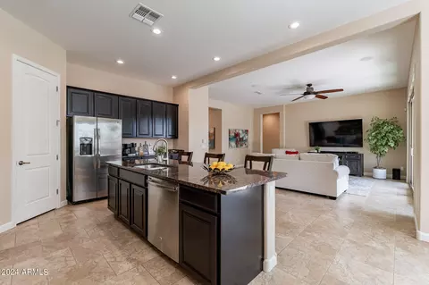 Kitchen - 1083 E Buckingham Ave, Gilbert, AZ 85297 photo 3 of 9