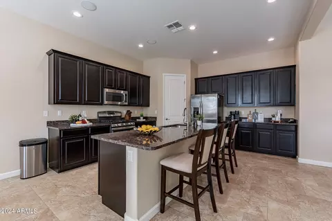 Kitchen - 1083 E Buckingham Ave, Gilbert, AZ 85297 photo 2 of 9
