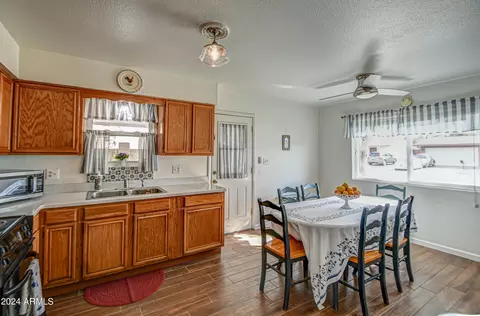 4716 E Saint Catherine Ave, Phoenix, AZ 85042 photo 9