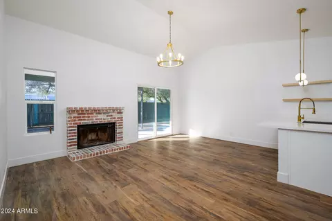 7030 S 40th Pl, Phoenix, AZ 85042 photo 6
