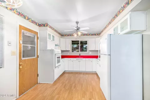 Kitchen - 5843 E Colby St, Mesa, AZ 85205 photo 1 of 2