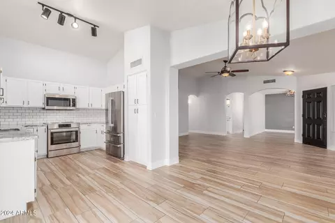 1700 E Countrywalk Ln, Chandler, AZ 85225