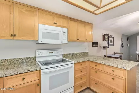 Kitchen - 2917 W Cholla St, Phoenix, AZ 85029 photo 2 of 2
