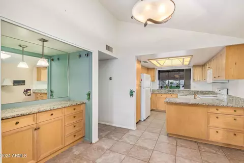 Bath - 2917 W Cholla St, Phoenix, AZ 85029 photo 1 of 4