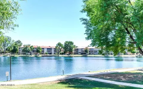 View/Area - 2917 W Cholla St, Phoenix, AZ 85029 photo 2 of 3