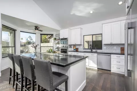 Kitchen - 16014 S 13th Pl, Phoenix, AZ 85048 photo 1 of 3