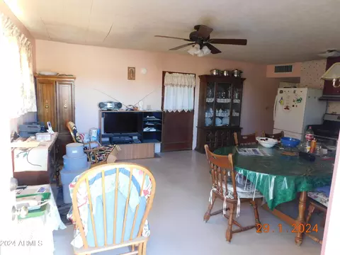 818 E Desert Dr S, Phoenix, AZ 85042 photo 3
