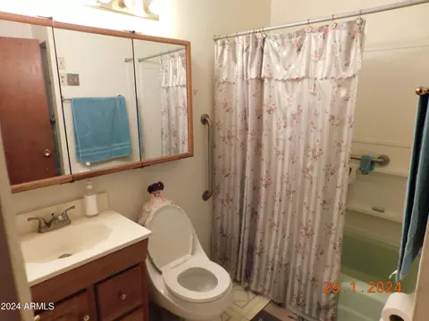 818 E Desert Dr S, Phoenix, AZ 85042 photo 9