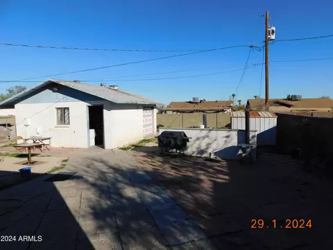 818 E Desert Dr S, Phoenix, AZ 85042 photo 12