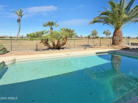 10720 W Tropicana Cir, Sun City, AZ 85351