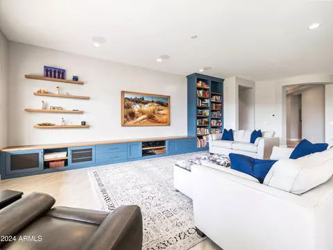 Living - 2333 E Chama Dr, Phoenix, AZ 85024 photo 2 of 3