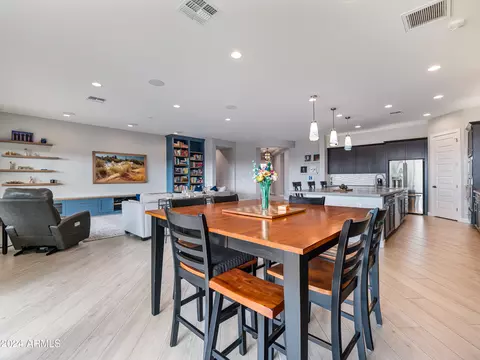 Dining - 2333 E Chama Dr, Phoenix, AZ 85024 photo 3 of 3